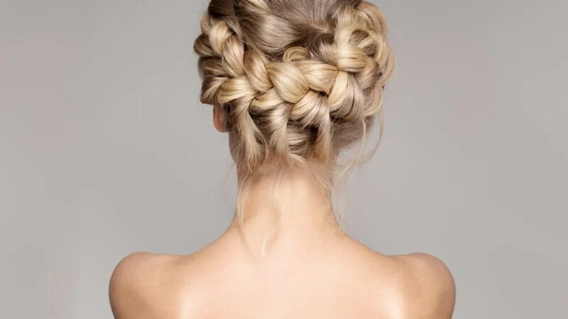 5 Hairstyles to Keep Expecting Mothers Fresh and Elegant