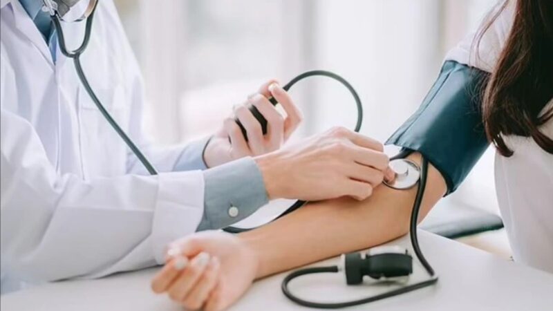 Managing Blood Pressure During Pregnancy: A Guide to High and Low Blood Pressure